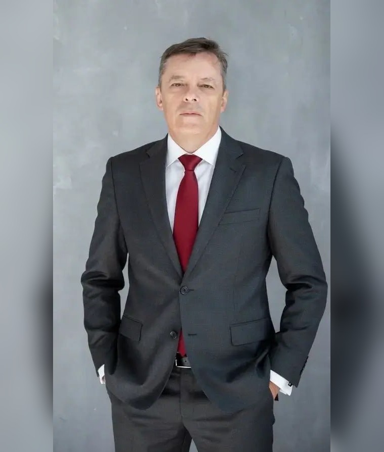 Сергей Купряшкин — автор проекта РейтингЭксперт по анализу отзывов, рейтингов и сравнительных материалов